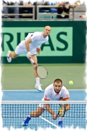 the 'i' formation in doubles tennis